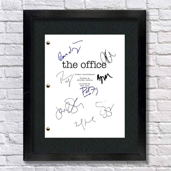 NWT The Office TV Show Cast Autographed Signed Reprint 8.5x11 Script - Picture 1 of 5